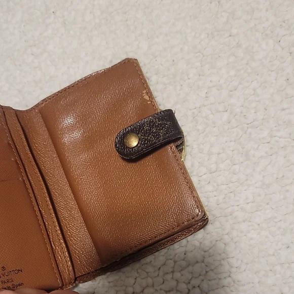 Louis Vuitton -  authentic - Brown Monogram Wallet - Picture 3 of 9